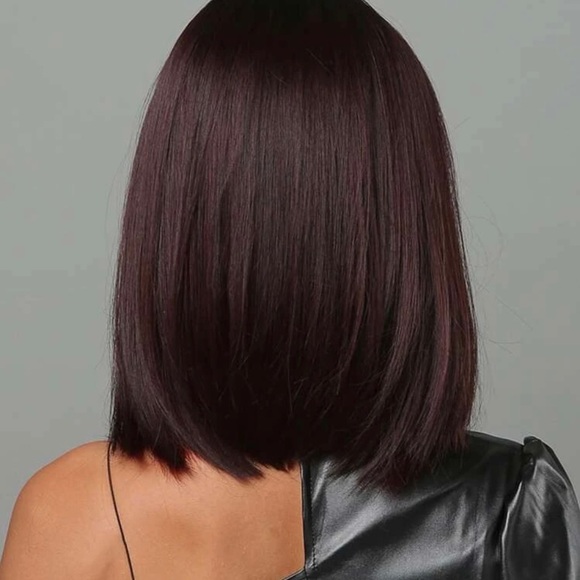 Reddish Synthetic hair short wig - Picture 2 of 4